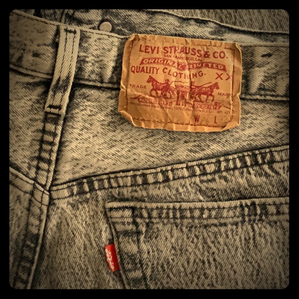 Levi Strauss & Co. black acid wash jeans 32x32 EUC